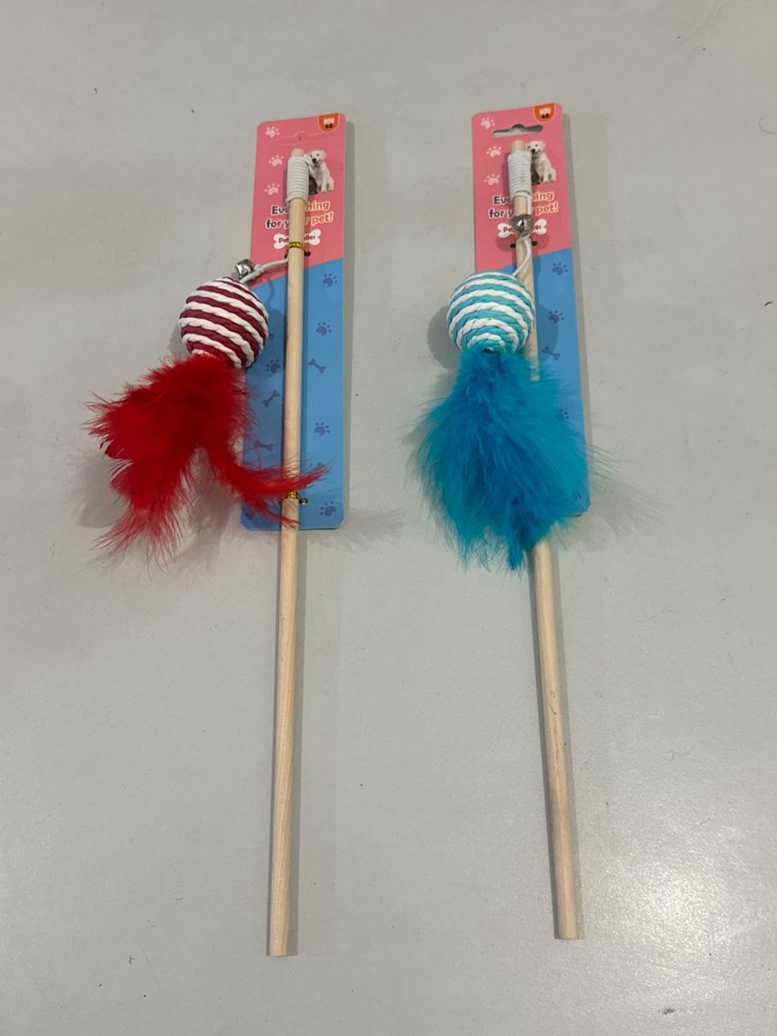 Varitas con plumas para gatos